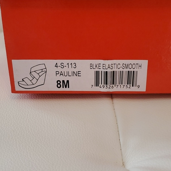 Sandal's - Picture 2 of 5